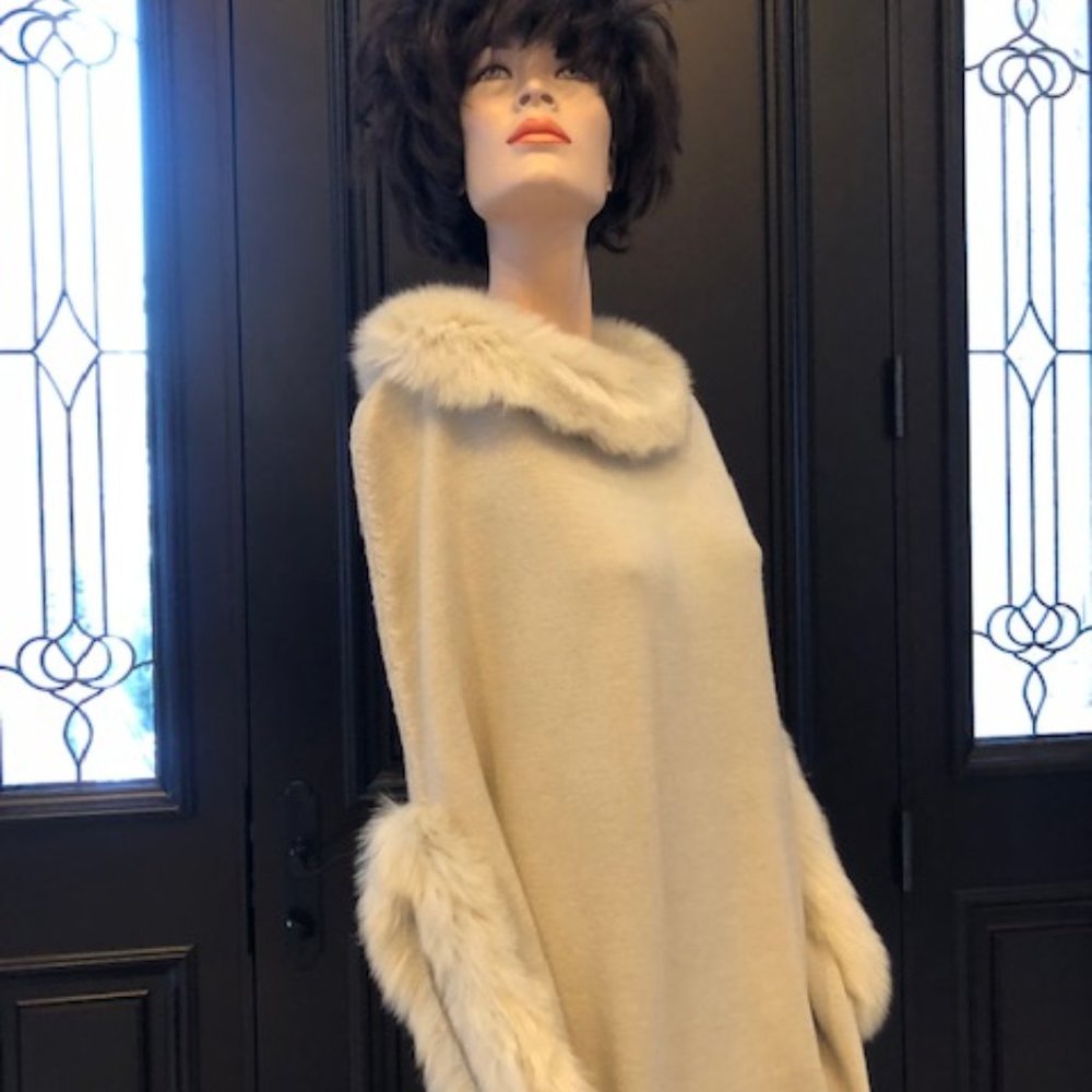 Cozy, classy beige cape with faux fur collar and cuffs